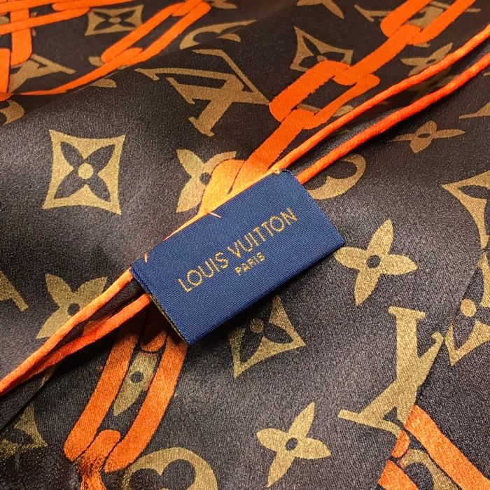 Louis Vuitton Scarf LVC00189