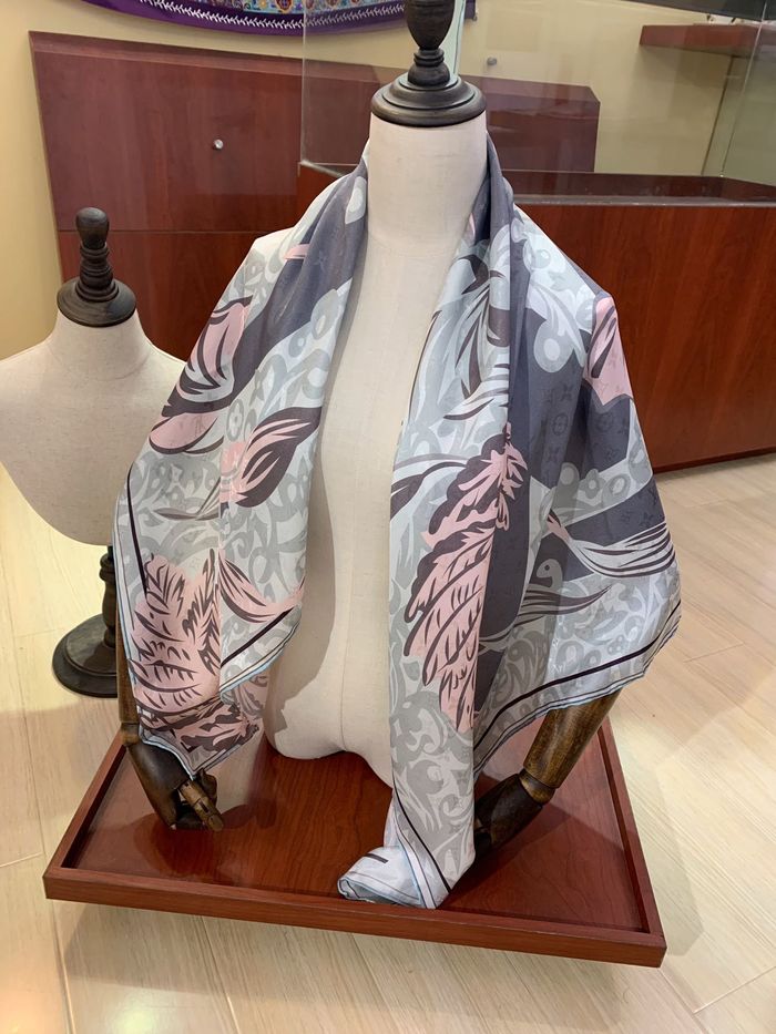 Louis Vuitton Scarf LVC00220