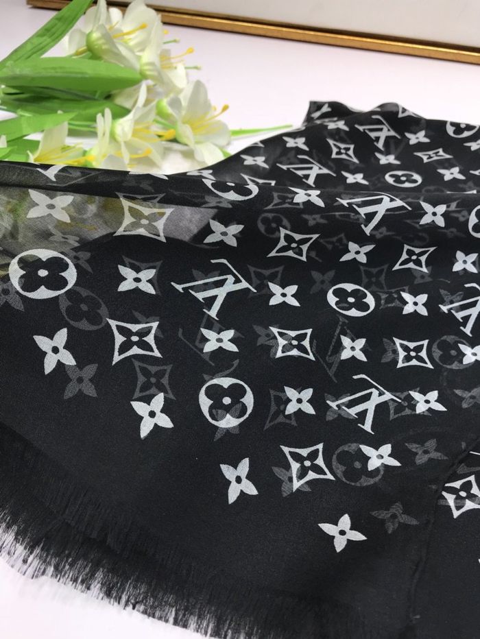 Louis Vuitton Scarf LVC00242