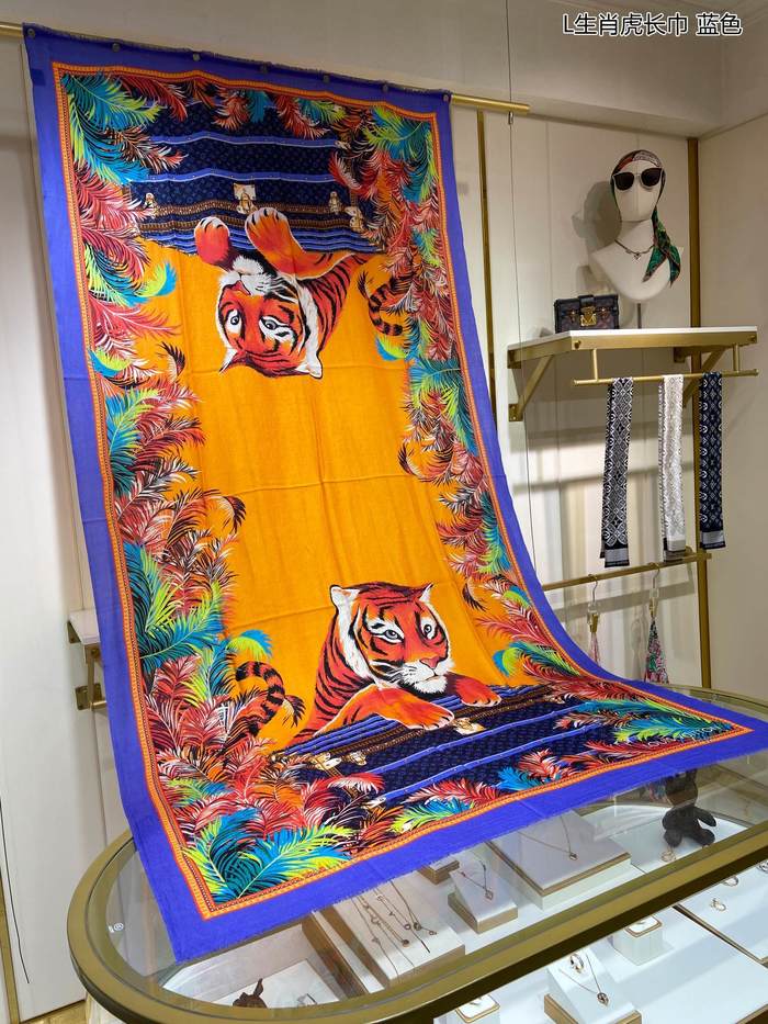Louis Vuitton Scarf LVC00250