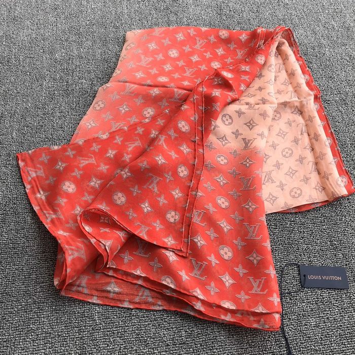 Louis Vuitton Scarf LVC00289