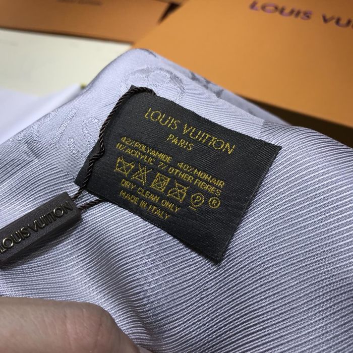 Louis Vuitton Scarf LVC00299