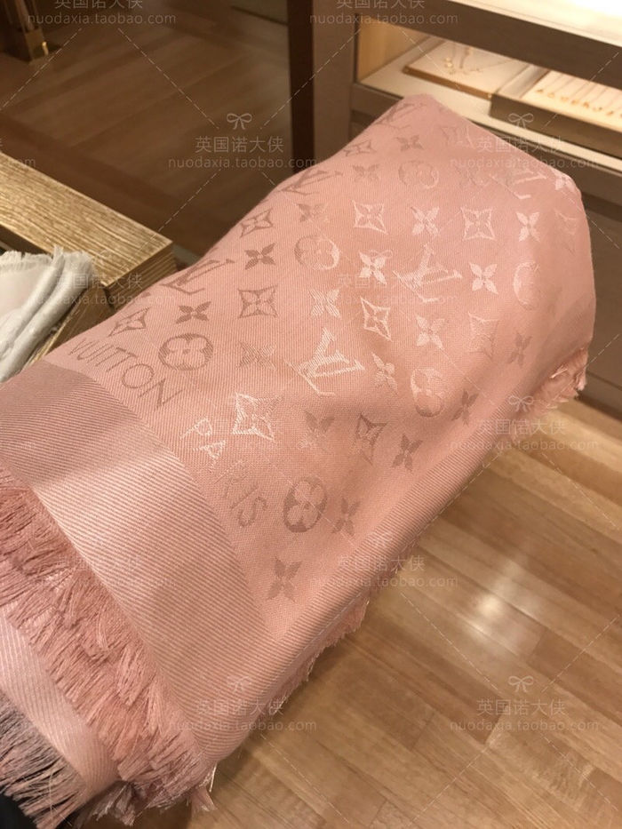 Louis Vuitton Scarf LVC00309