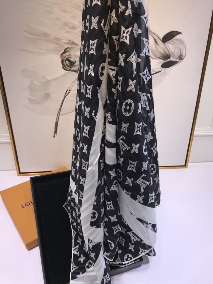 Louis Vuitton Scarf LVC00311