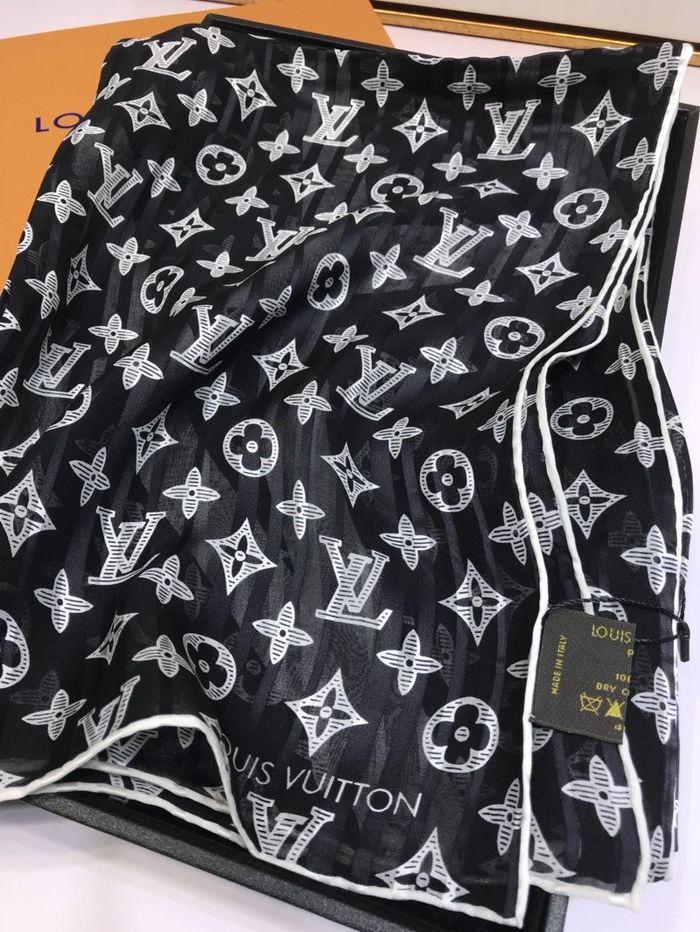 Louis Vuitton Scarf LVC00311