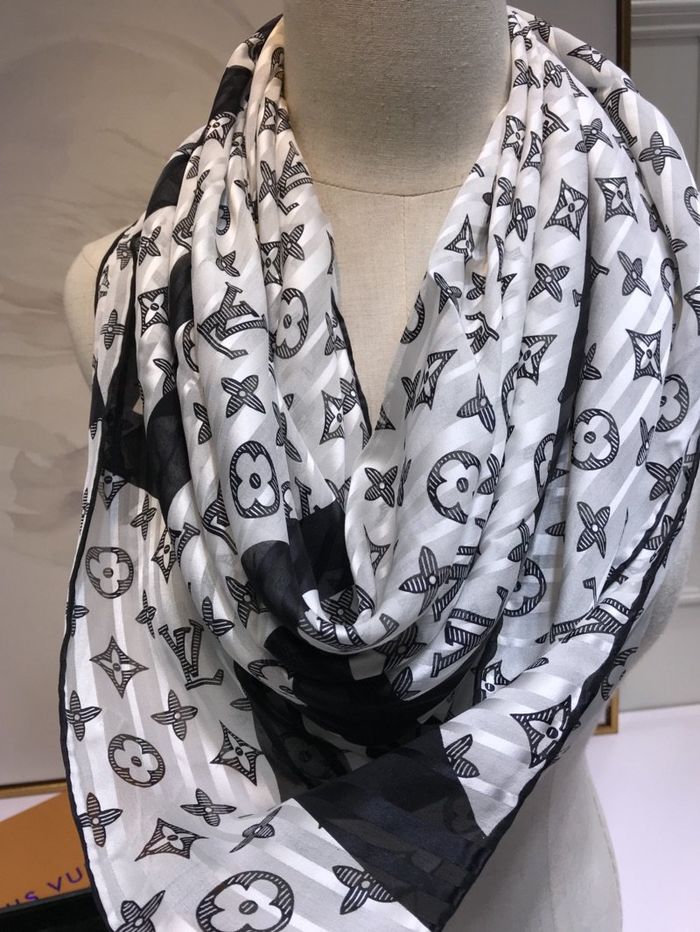 Louis Vuitton Scarf LVC00312