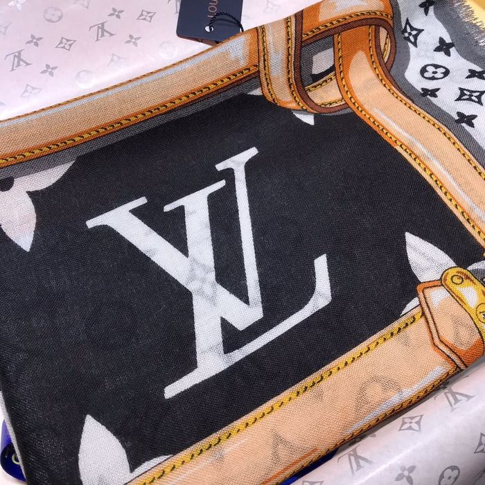 Louis Vuitton Scarf LVC00314