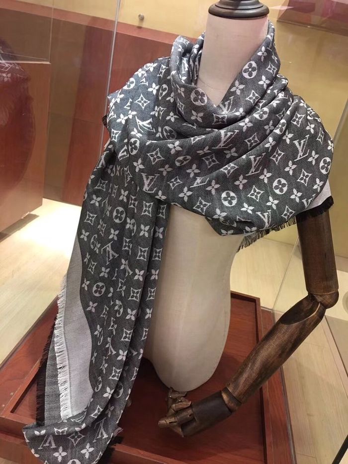 Louis Vuitton Scarf LVC00326