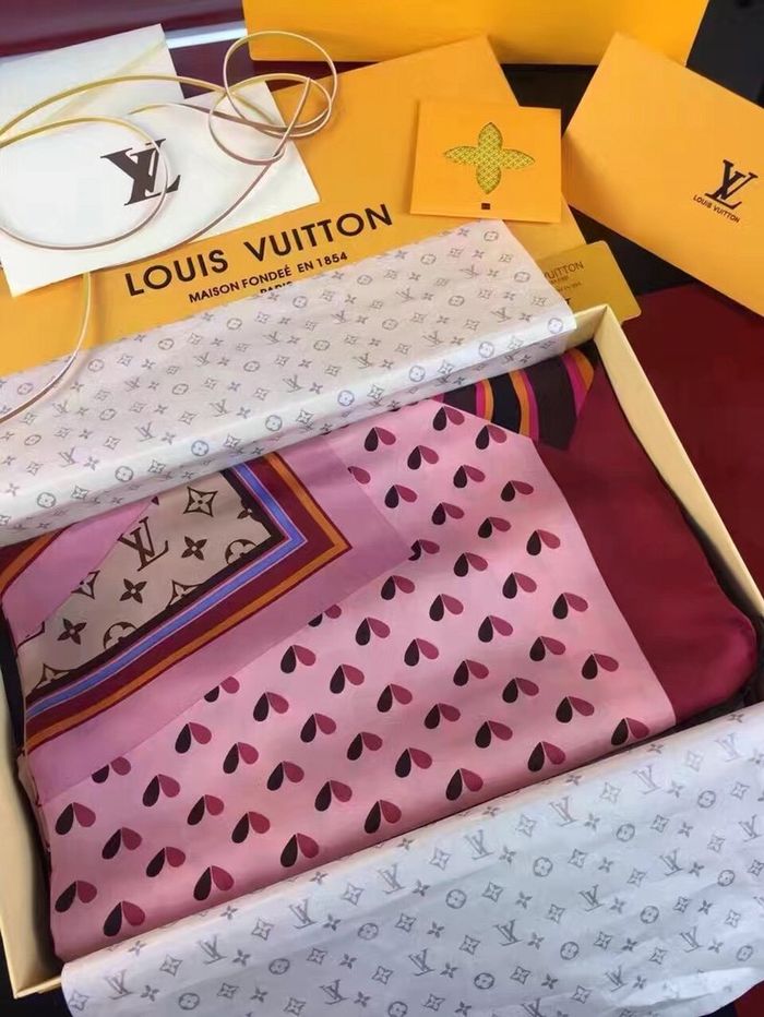 Louis Vuitton Scarf LVC00339