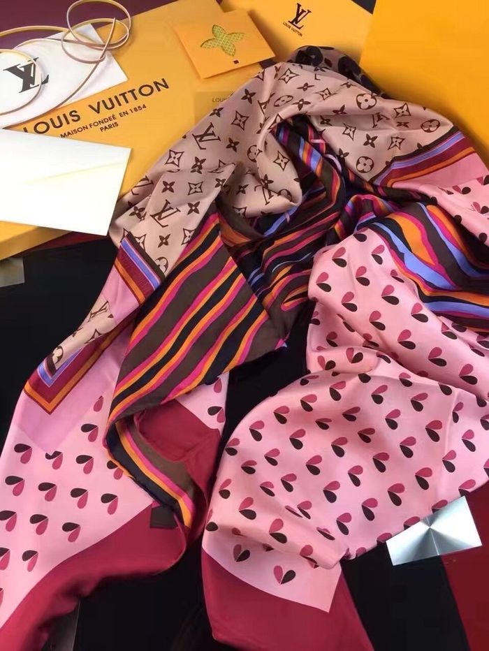 Louis Vuitton Scarf LVC00339