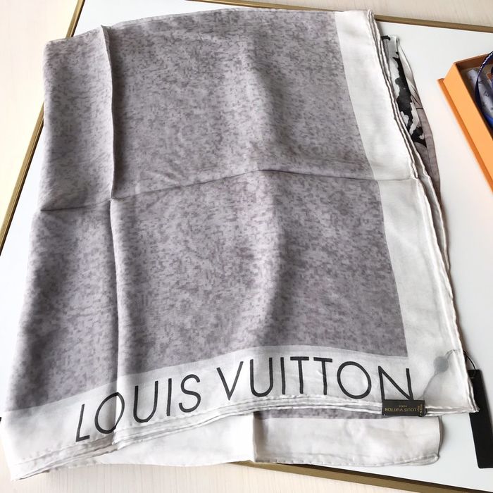 Louis Vuitton Scarf LVC00342