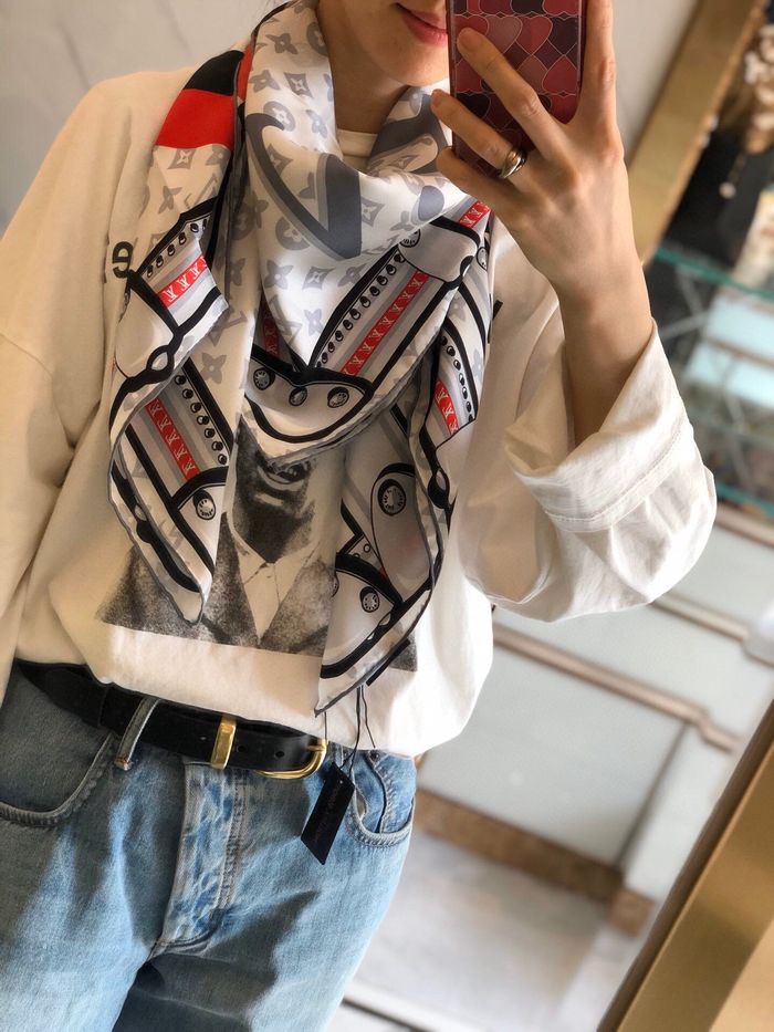 Louis Vuitton Scarf LVC00355