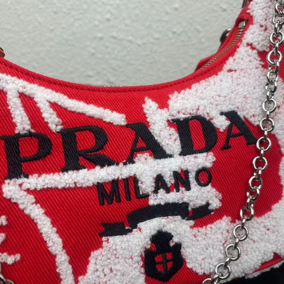 Prada Re-Edition 2006 embroidered drill shoulder bag 1BH204 red