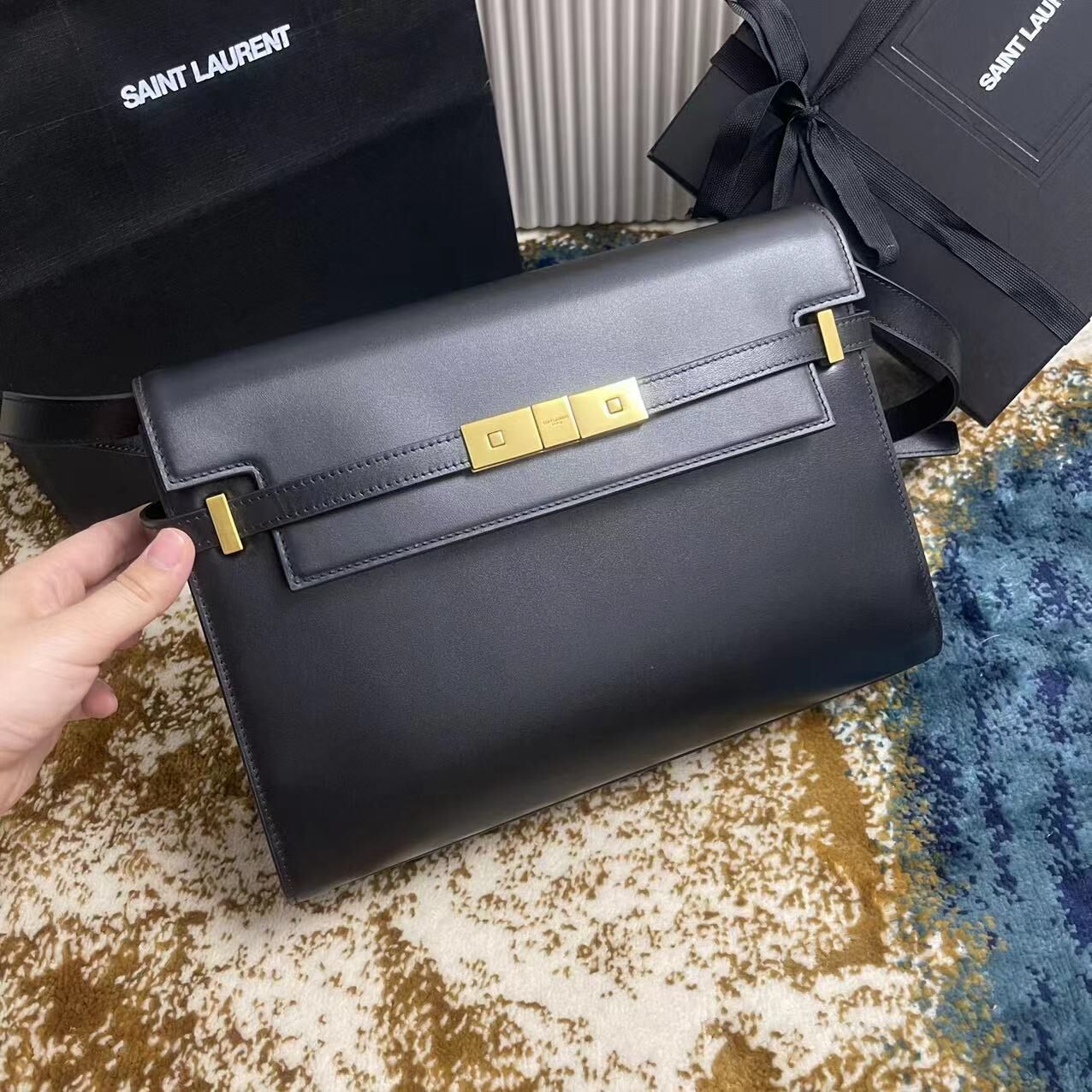 Yves Saint Laurent Manhattan leather shoulder bag Y85136 Black