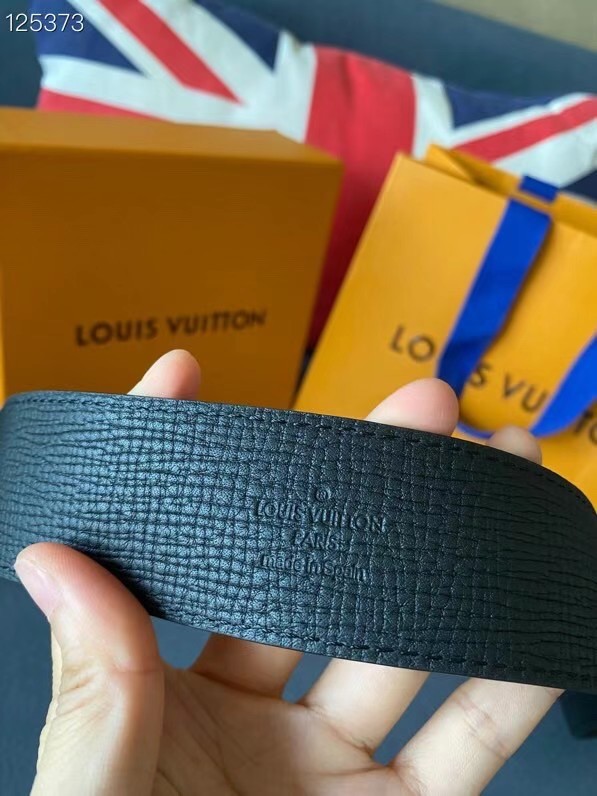 Louis Vuitton 40MM Leather Belt 7099-2