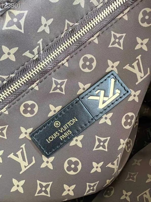 Louis Vuitton ONTHEGO GM M21053 Silver