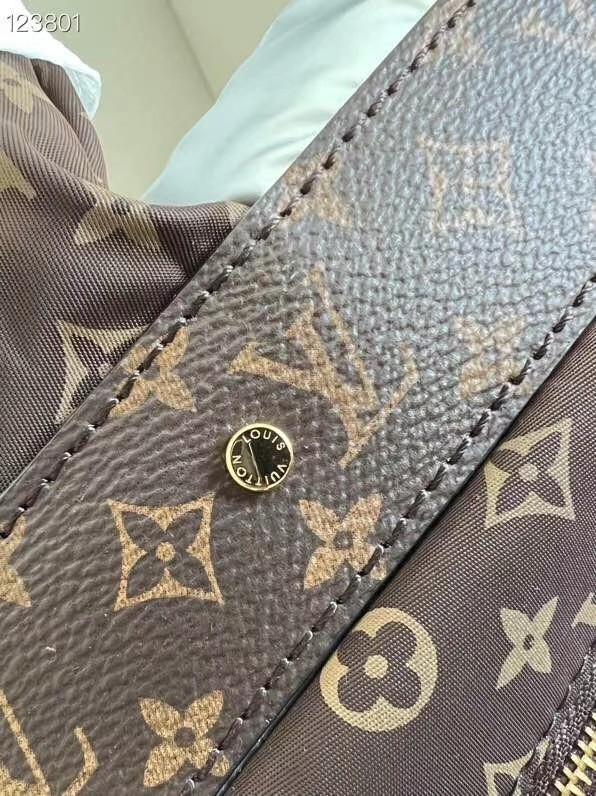 Louis Vuitton ONTHEGO GM M21053 Silver