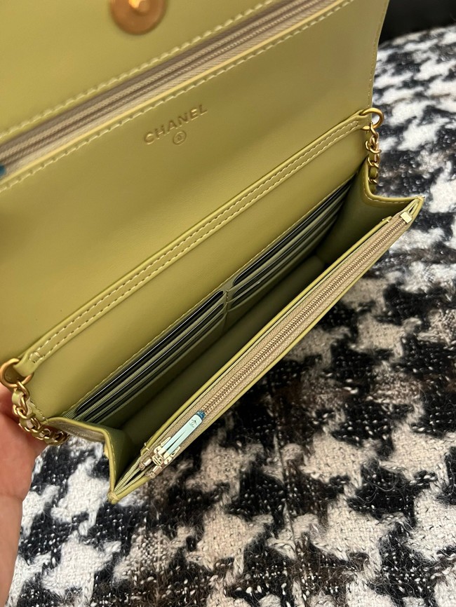 Chanel WALLET ON CHAIN AP3035 green