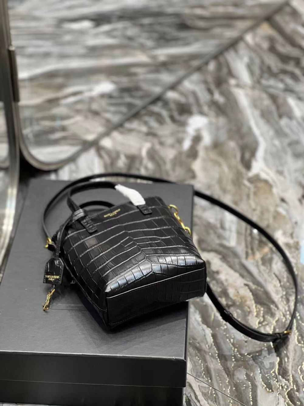 SAINT LAUREN shoulder bag IN CROCODILE-EMBOSSED LEATHER Y722366 black