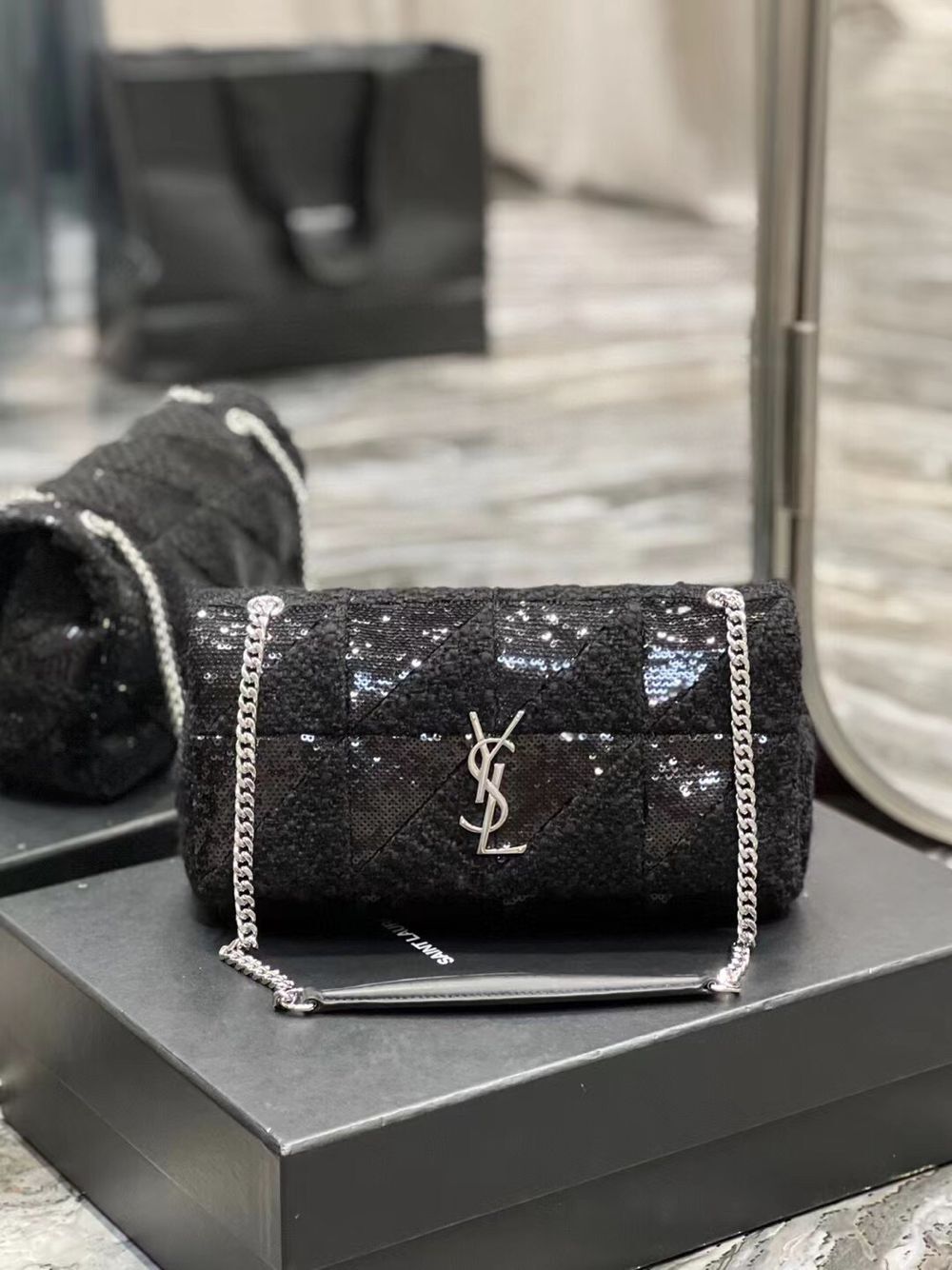 SAINT LAURENT JAMIE MEDIUM CHAIN BAG CARRE RIVE GAUCHE IN SEQUINS AND SEQUINED TWEED 515821 BLACK