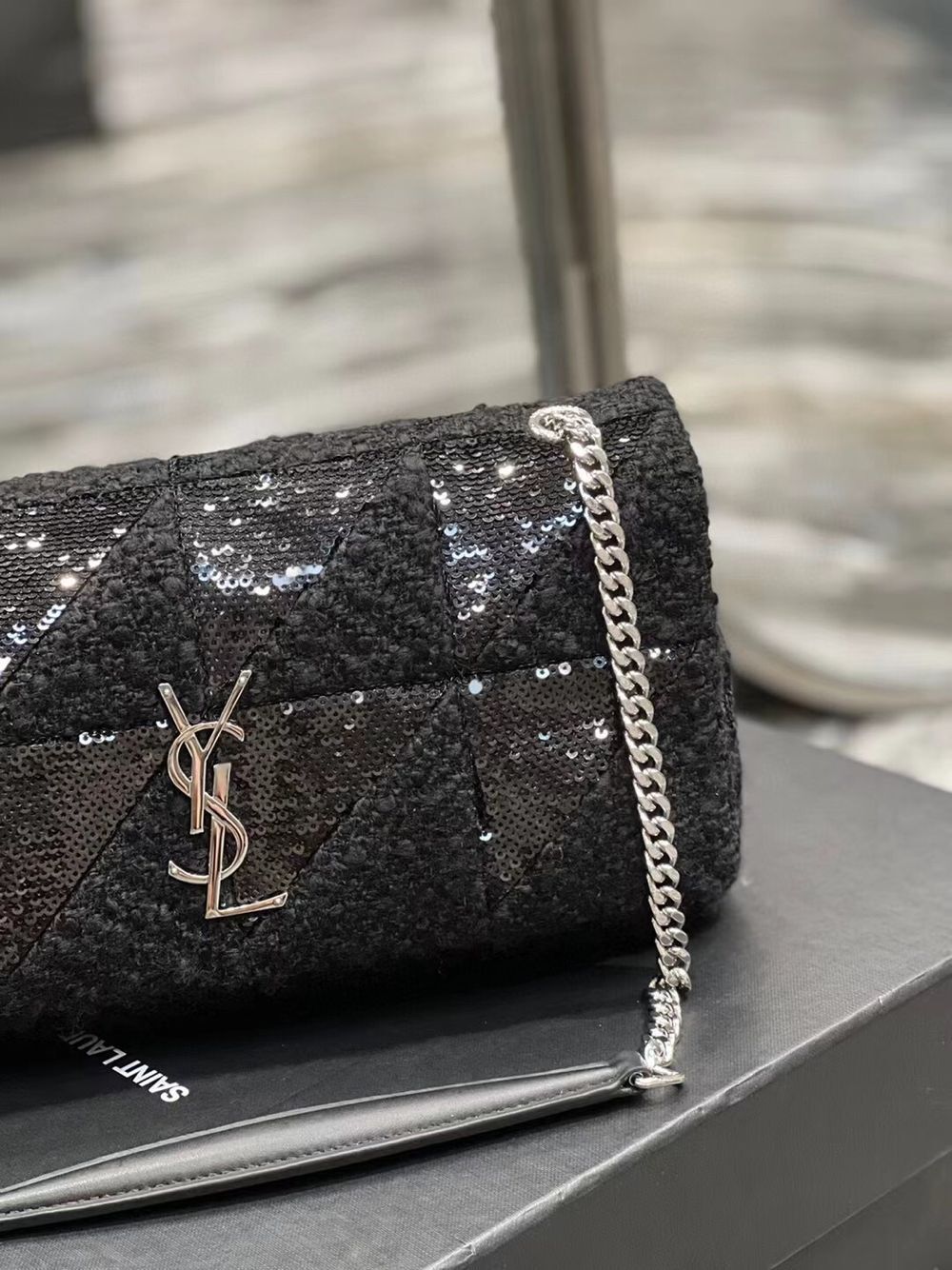 SAINT LAURENT JAMIE MEDIUM CHAIN BAG CARRE RIVE GAUCHE IN SEQUINS AND SEQUINED TWEED 515821 BLACK