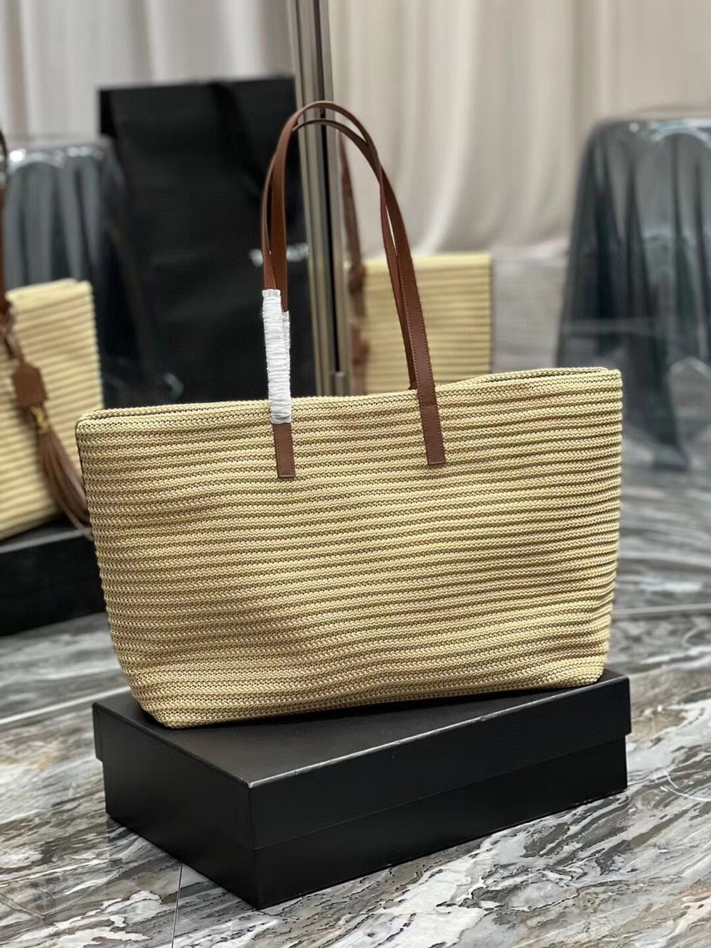 SAINT LAURENT PANIER MEDIUM BAG IN RAFFIA Y811502 TAUPE