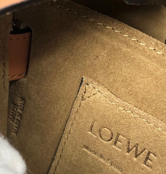 Loewe small Crossbody Bags Original Leather 8087 caramel