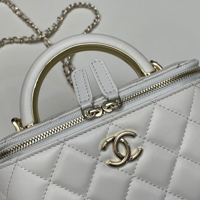 Chanel mini Shoulder Bag Lambskin & Gold-Tone Metal 81208 white