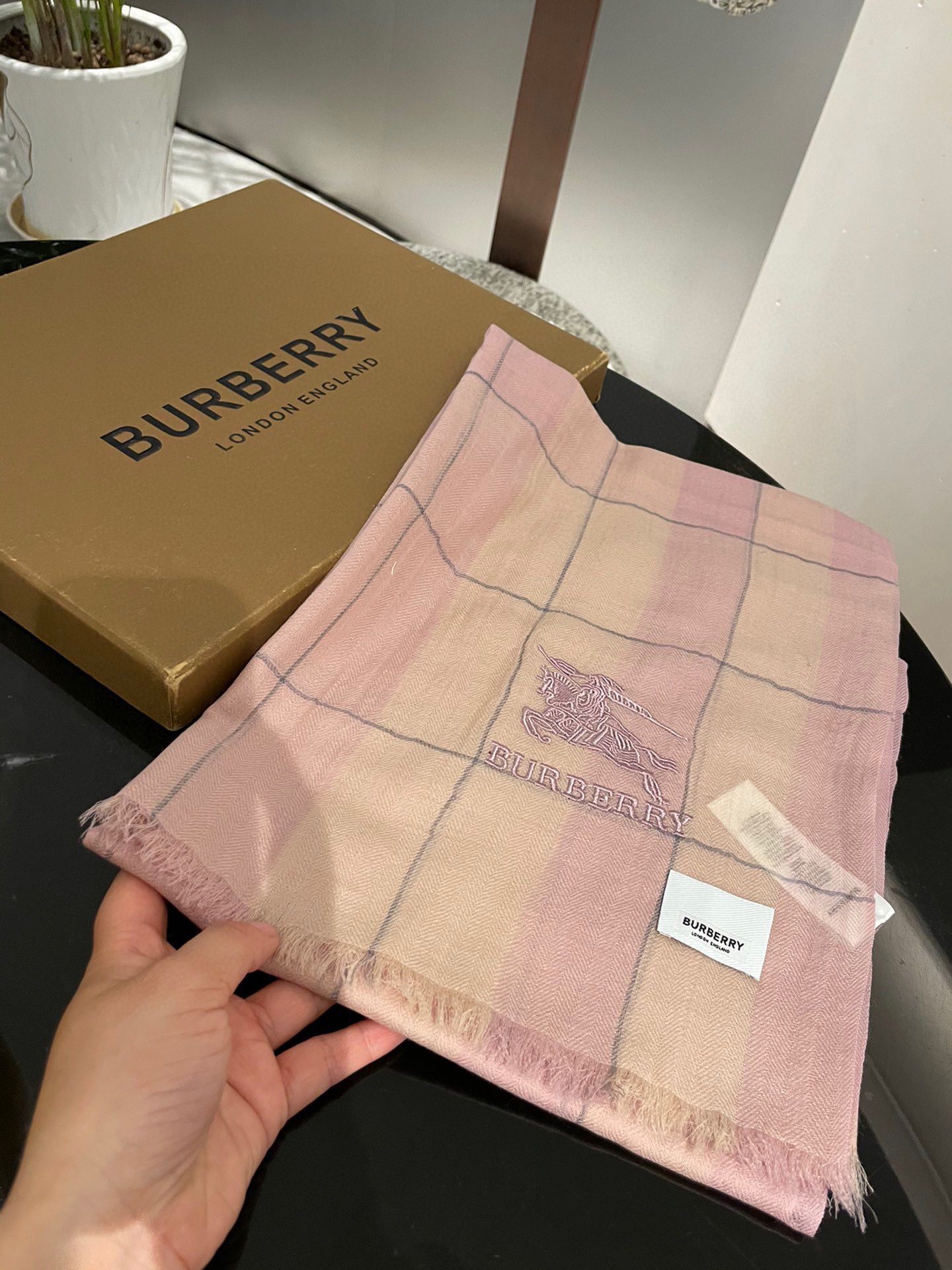 Burberry Wool Scarf BB6320 Pink