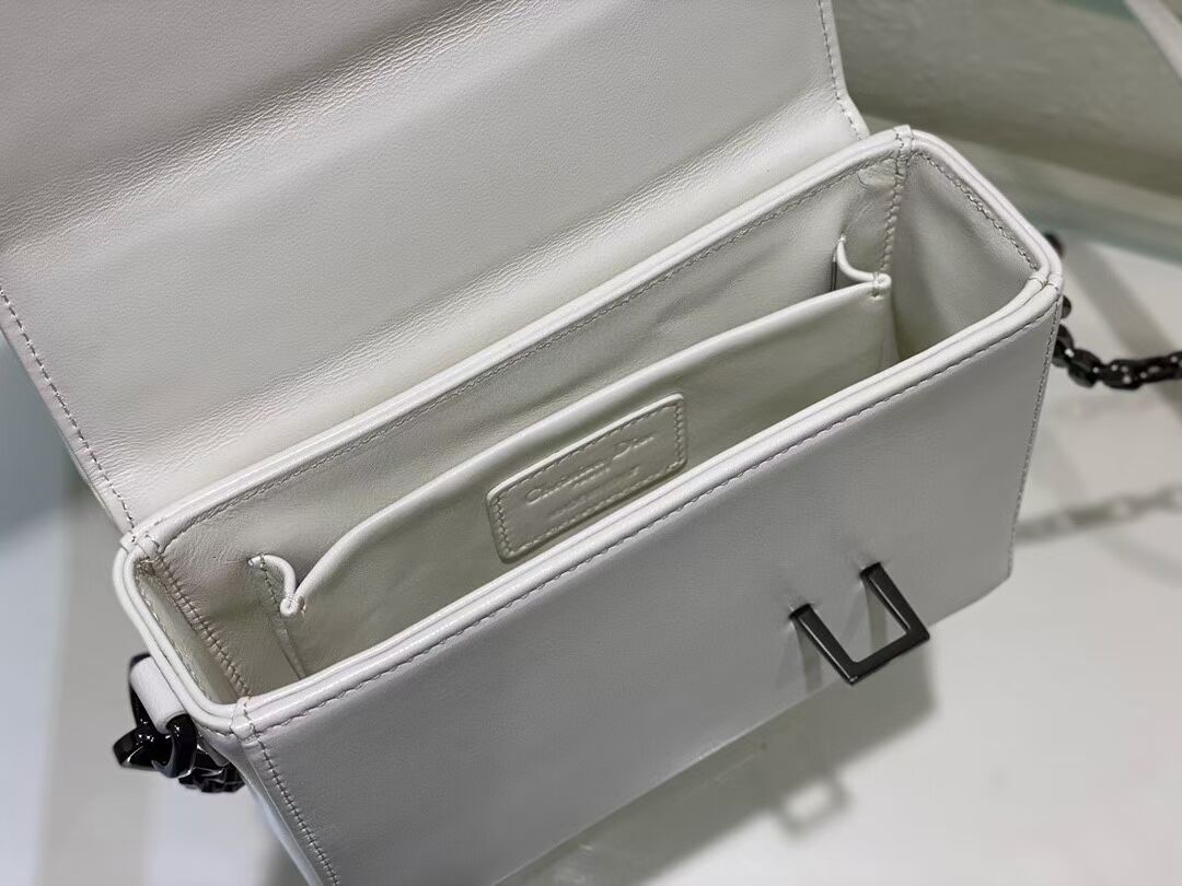DIOR 30 MONTAIGNE BOX BAG WITH HANDLE Latte Maxicannage Lambskin M9218B WHITE
