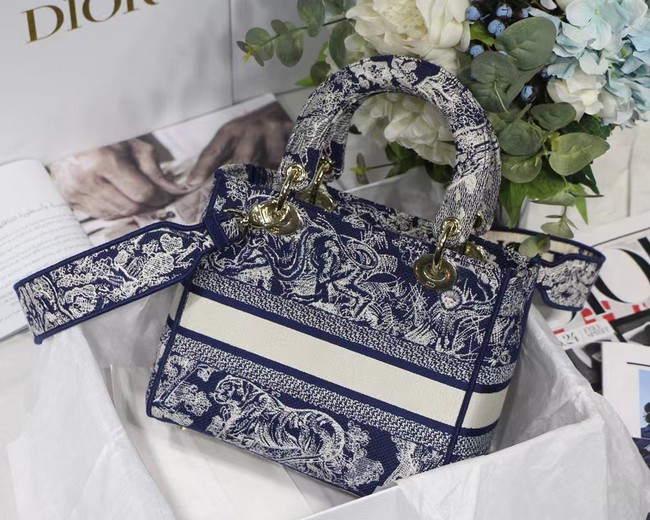 Dior MEDIUM LADY D-LITE BAG Blue Toile de Jouy Reverse Embroidery M0565