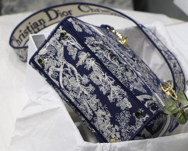 Dior MEDIUM LADY D-LITE BAG Blue Toile de Jouy Reverse Embroidery M0565