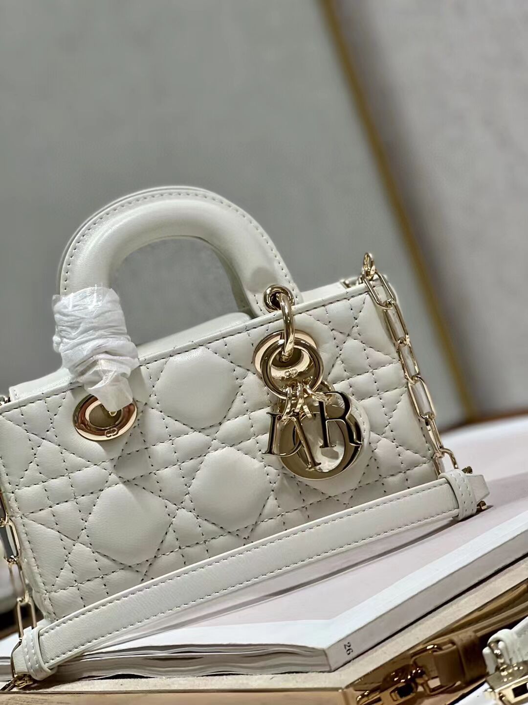 MINI DIOR LADY D-JOY BAG Cannage Lambskin M0540ONG white