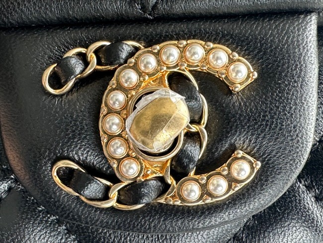 CHANEL FLAP BAG Lambskin & Gold-Tone Metal AS2563 black