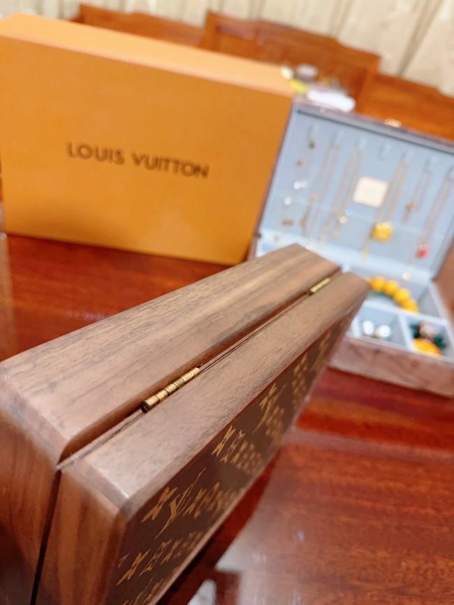 Louis Vuitton NICE JEWELRY CASE M44186