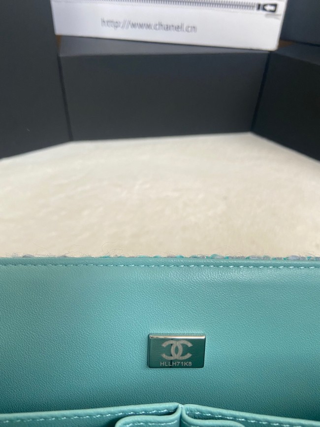 Chanel CLASSIC HANDBAG A01112-11