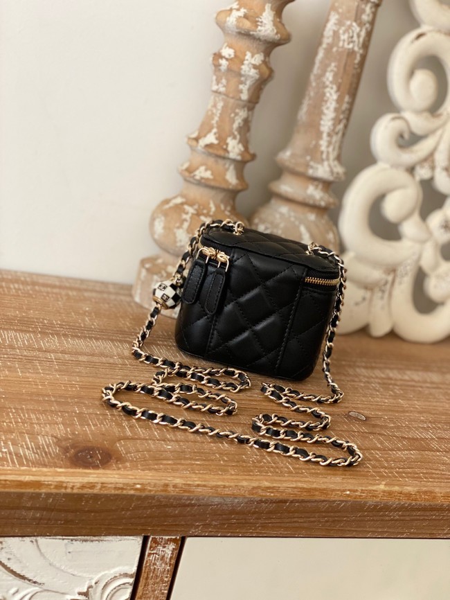 CHANEL SMALL VANITY WITH CHAIN Lambskin & Gold-Tone Metal 81241 black