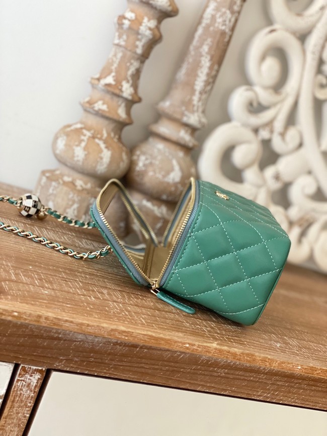 CHANEL VANITY WITH CHAIN 81242 green