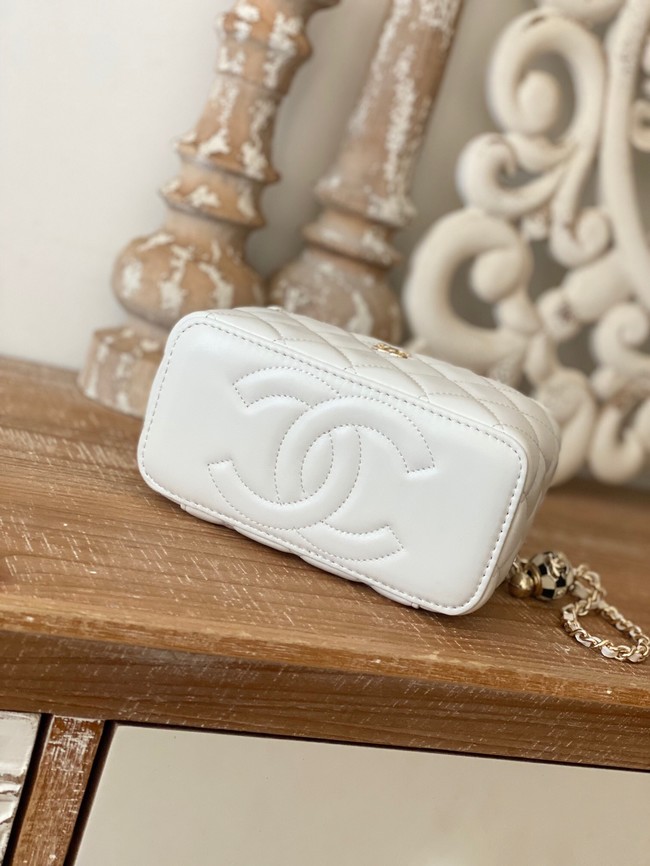 CHANEL VANITY WITH CHAIN 81242 white