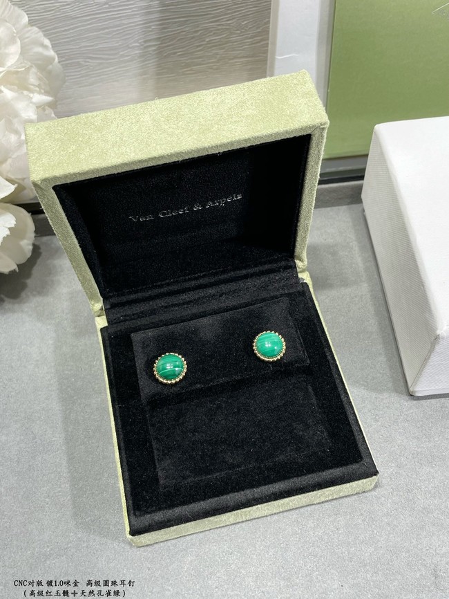 Van Cleef & Arpels Earrings CE10389