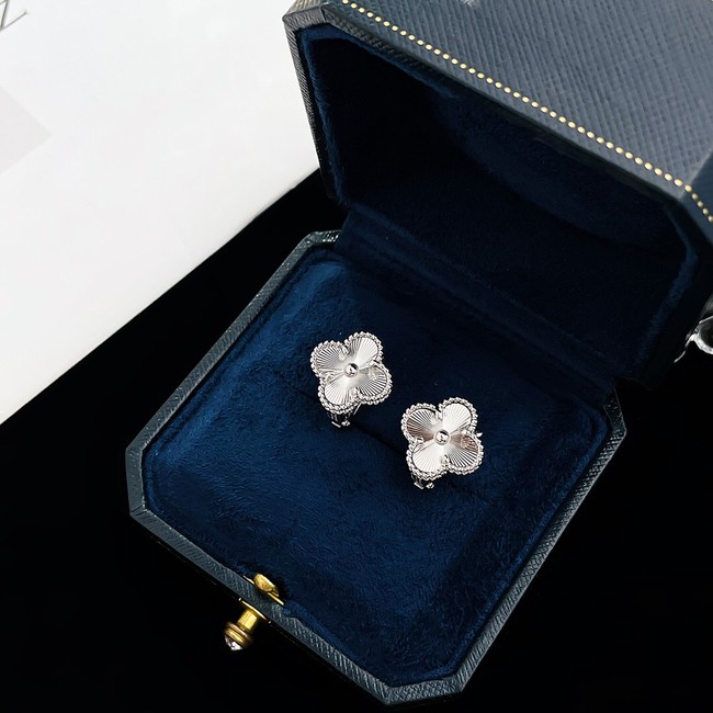 Van Cleef & Arpels Earrings CE10403