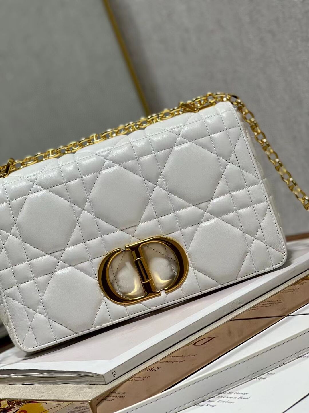 MEDIUM DIOR CARO BAG Supple Cannage Calfskin M9242U white&gold