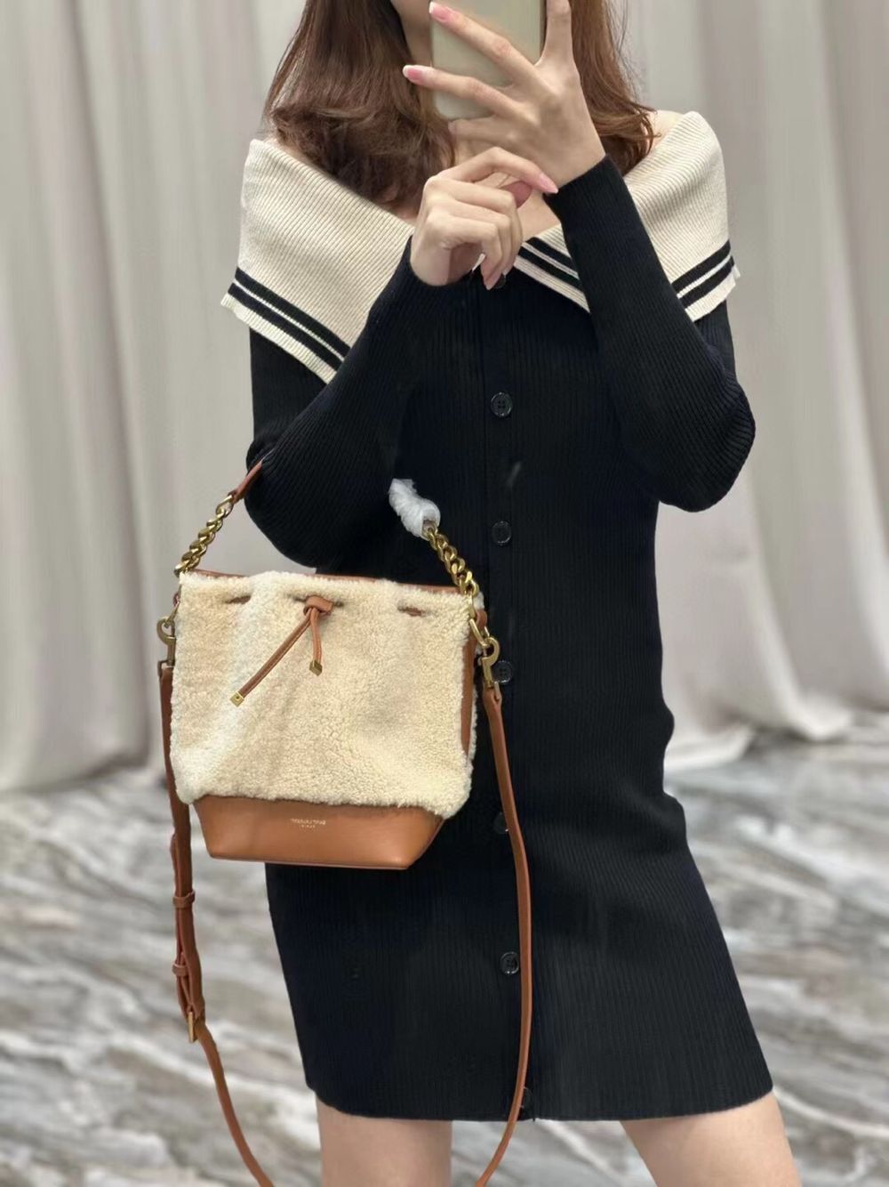SAINT LAURENT DRAWSTRING IN SHINY LEATHER Y666407 brown