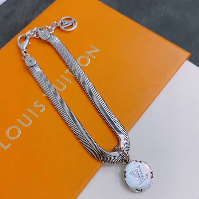 Louis Vuitton Necklace CE10811