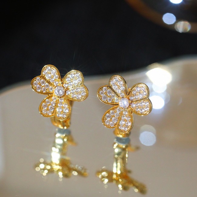 Van Cleef & Arpels Earrings CE10876