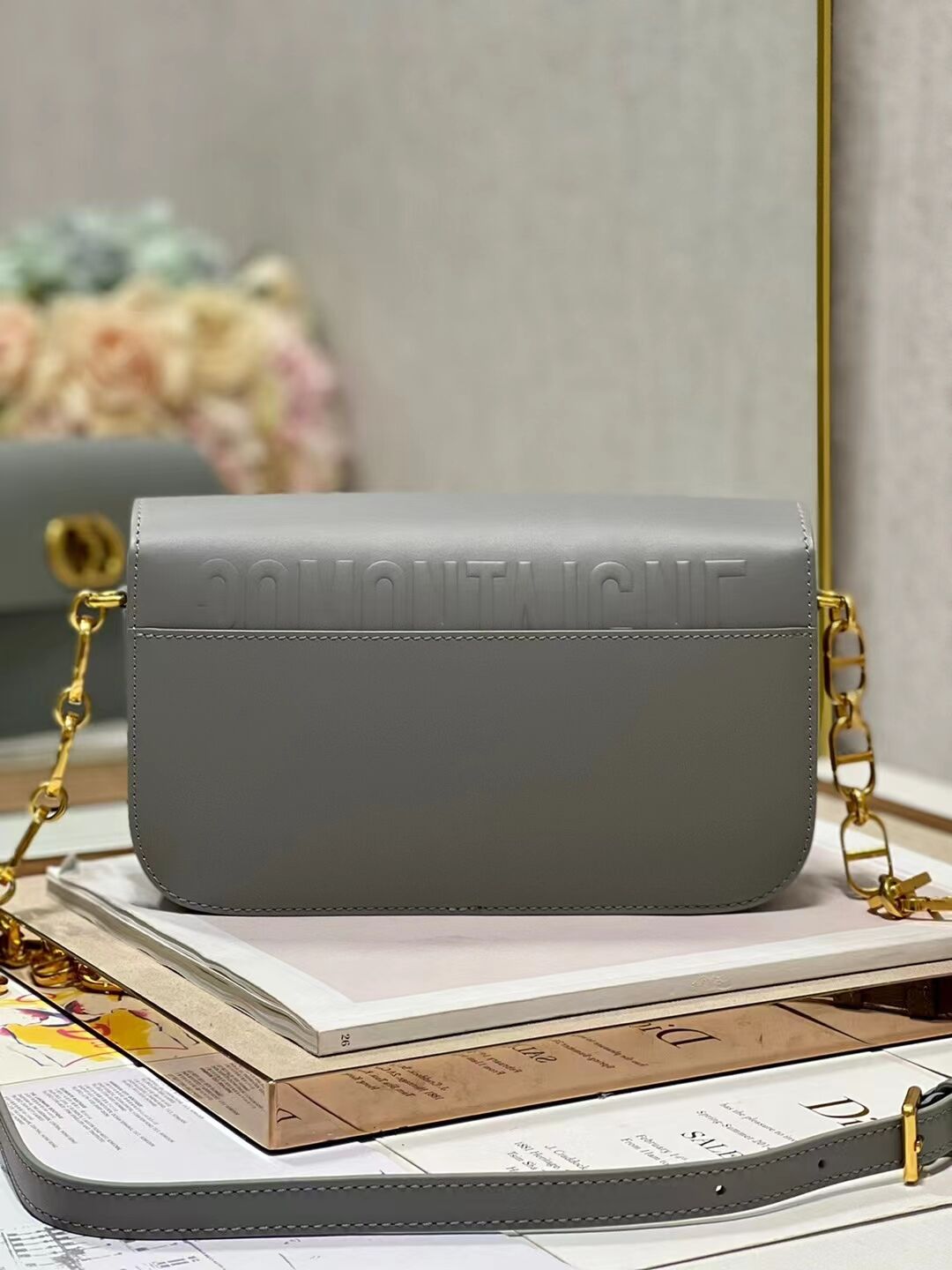 Dior 30 MONTAIGNE AVENUE BAG Dusty Box Calfskin M9260 Ethereal Gray