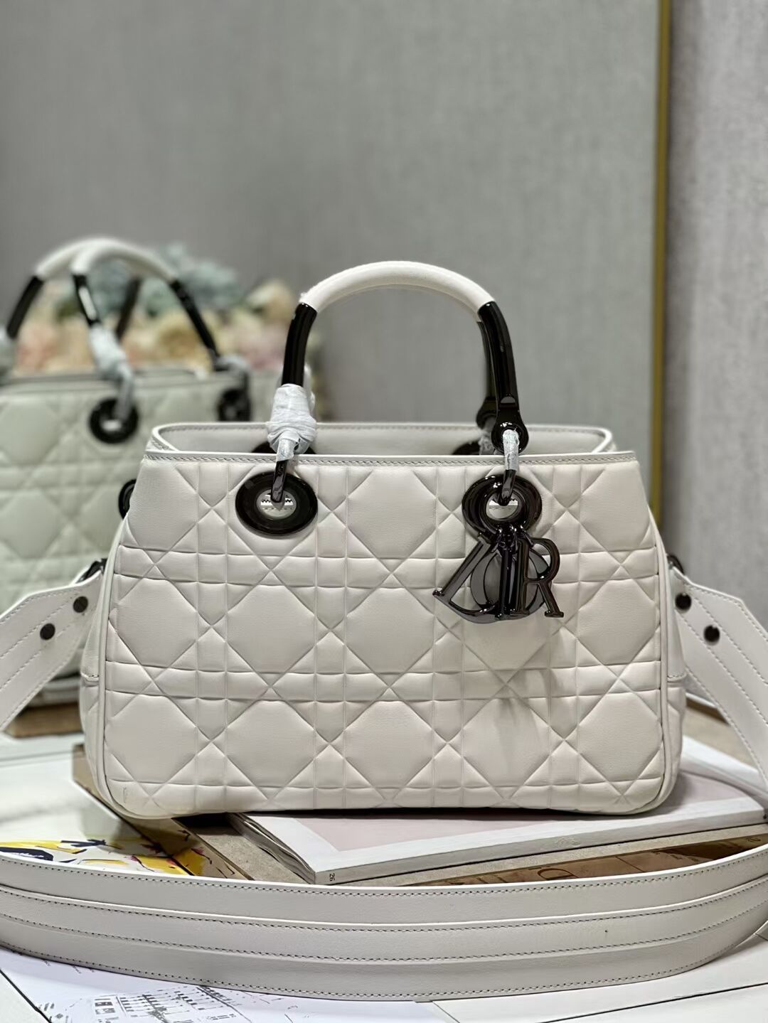 LADY DIOR TOP HANDLE MEDIUM BAG Latte Cannage Lambskin C9226 WHITE&BLACK