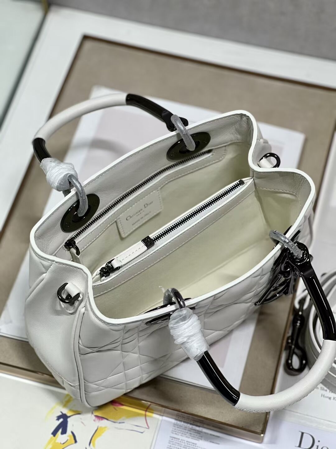 LADY DIOR TOP HANDLE MEDIUM BAG Latte Cannage Lambskin C9227 WHITE&BLACK