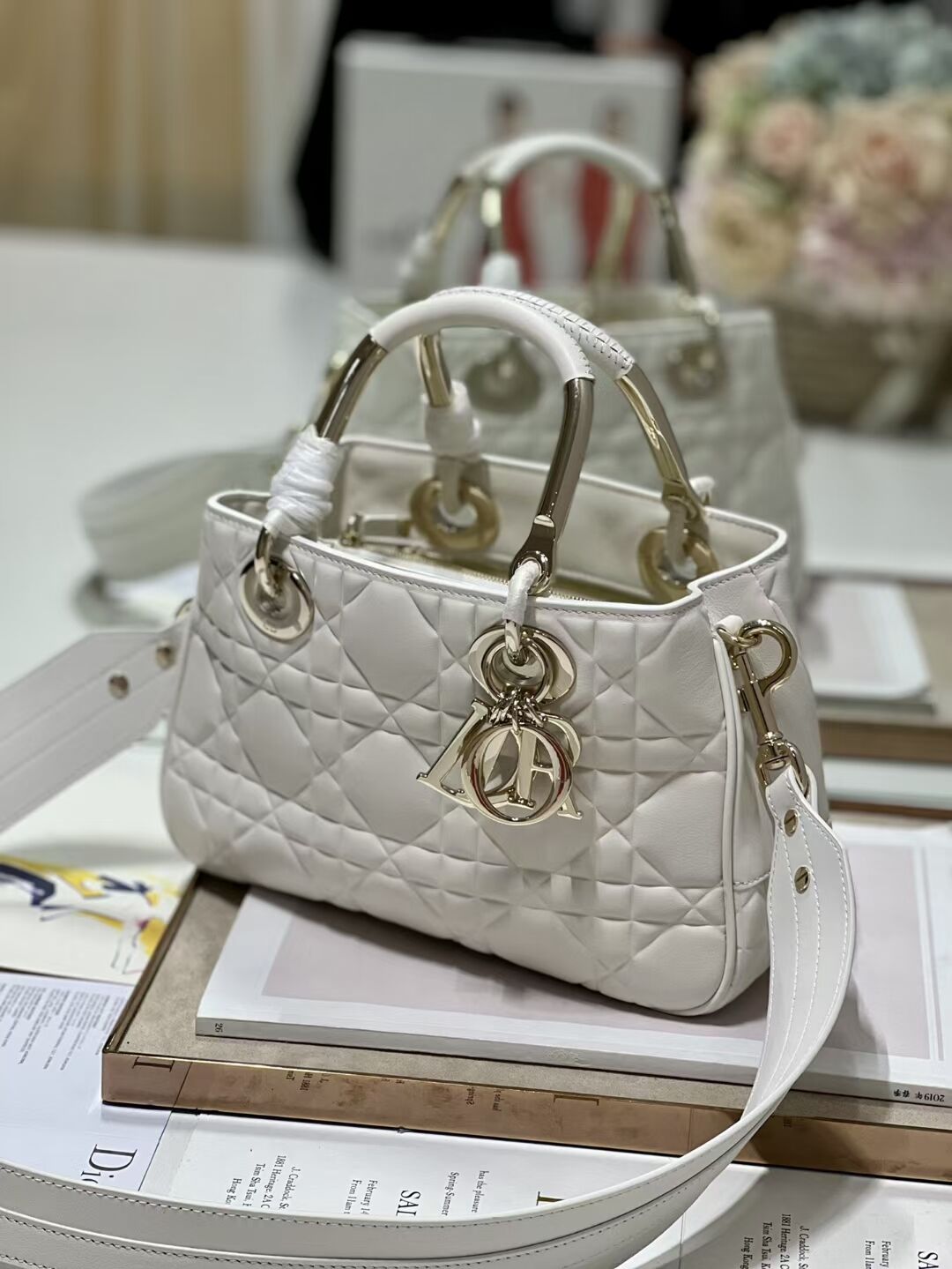 LADY DIOR TOP HANDLE MEDIUM BAG Latte Cannage Lambskin C9227 WHITE&GOLD