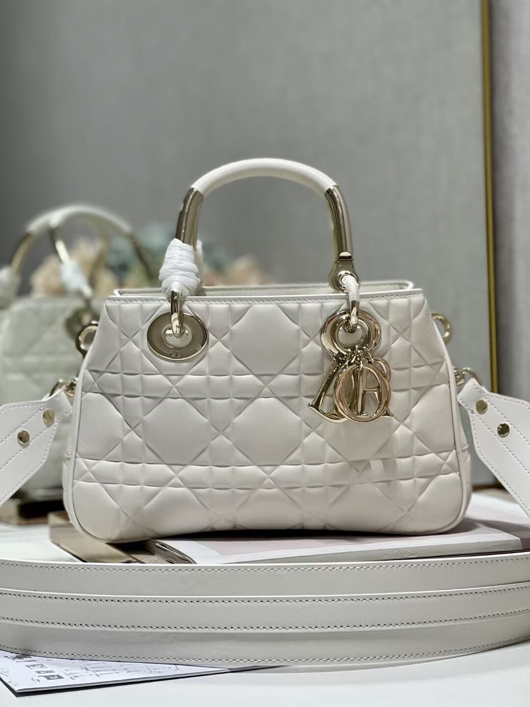 LADY DIOR TOP HANDLE MEDIUM BAG Latte Cannage Lambskin C9227 WHITE&GOLD